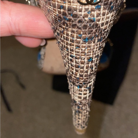 Chanel heels worn only twice - Picture 3 of 4